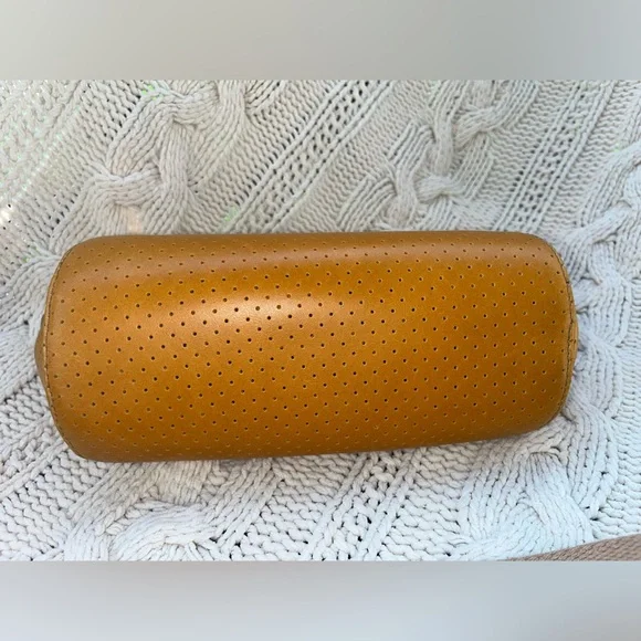 Blair Ritchey BB Voyager in Perforated Ginger with Ginger Wristlet Strap, EUC - Picture 7 of 15